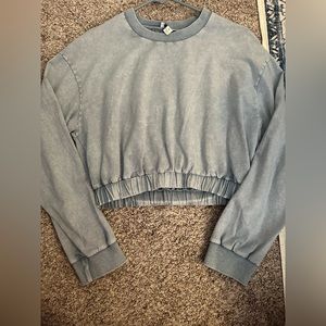 Cropped crew neck